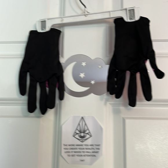 PINK 💀 SKULL 🧤 GLOVES KIDS - Picture 5 of 6